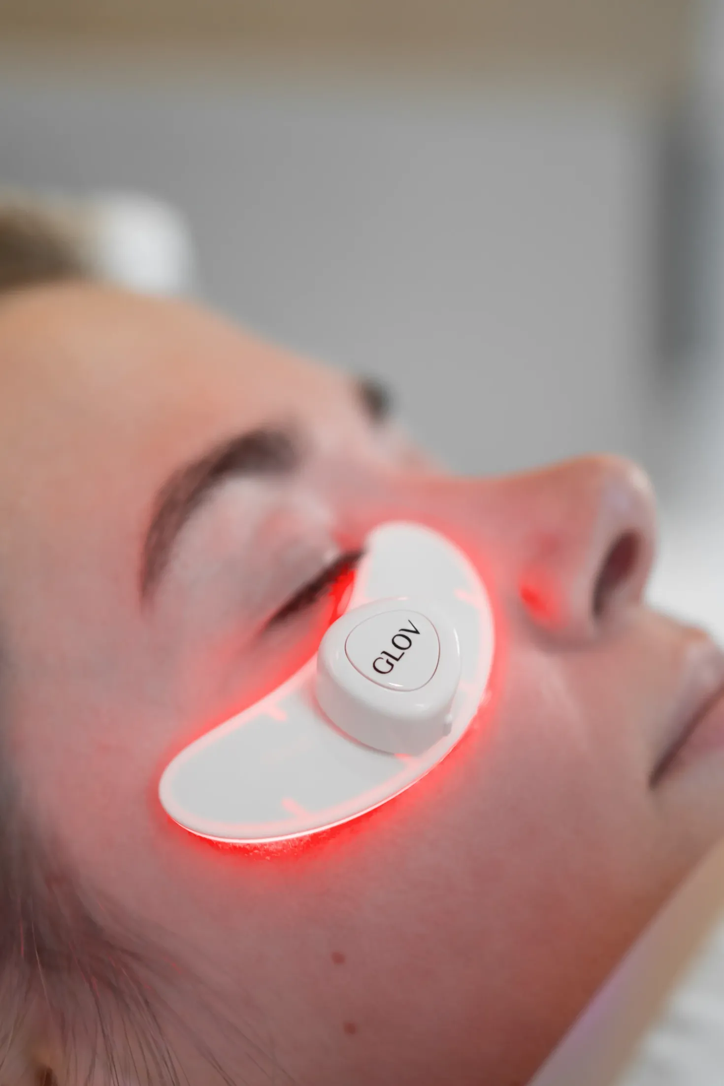 LunaEye LED Therapy Patches for Bright & Rejuvenated Eyes con Stazione di Ricarica