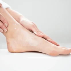 Nourishig & Repairing Fast-Absorbing Foot Cream, 75 ml
